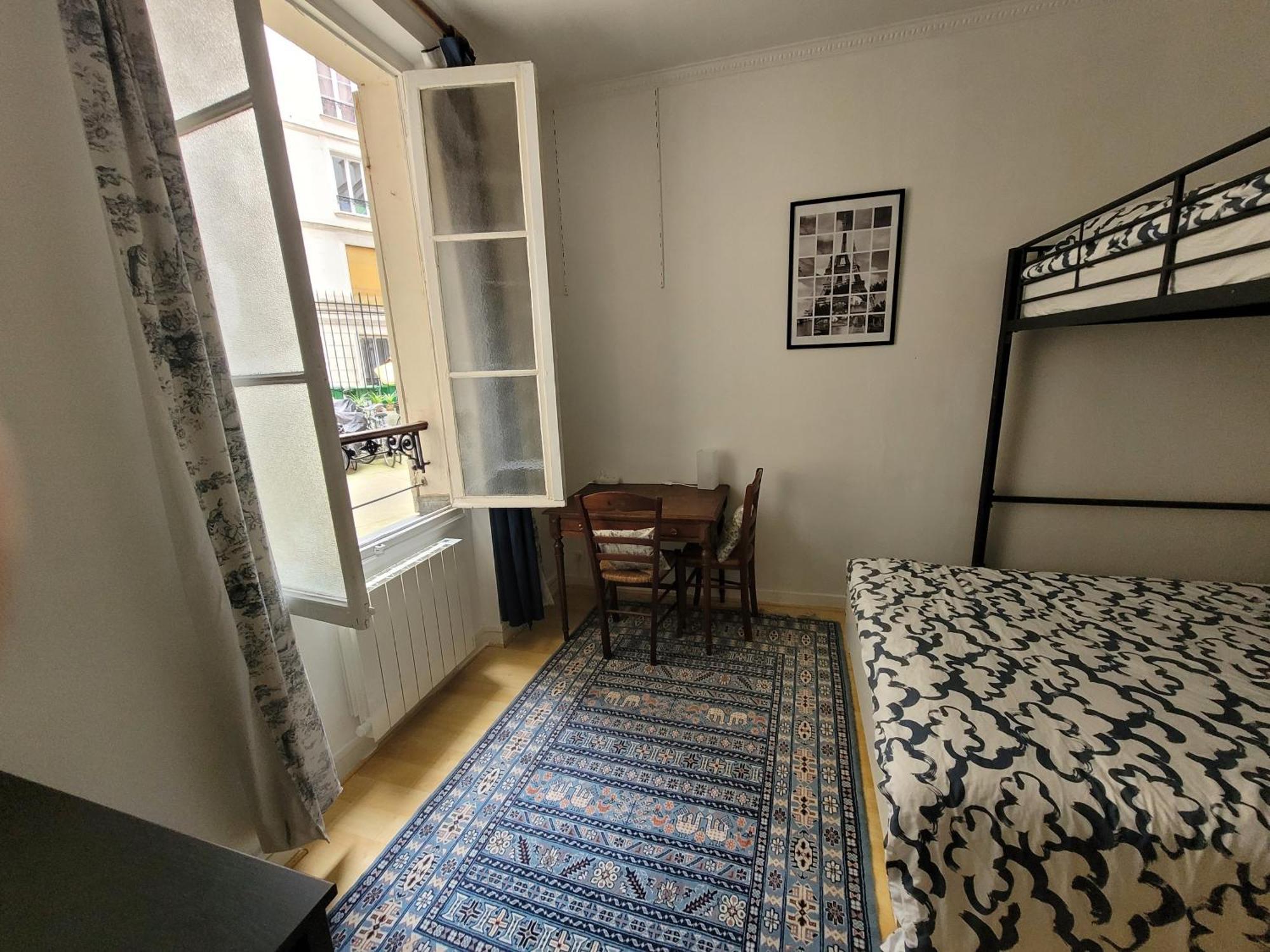 Cozy And Nice Homestay Room - Chambre D'Hote ปารีส ภายนอก รูปภาพ